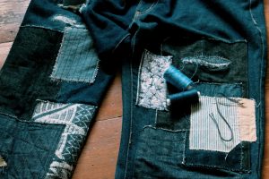 Oude kleding hergebruiken: 3 tips om oude kleding weer hip te maken